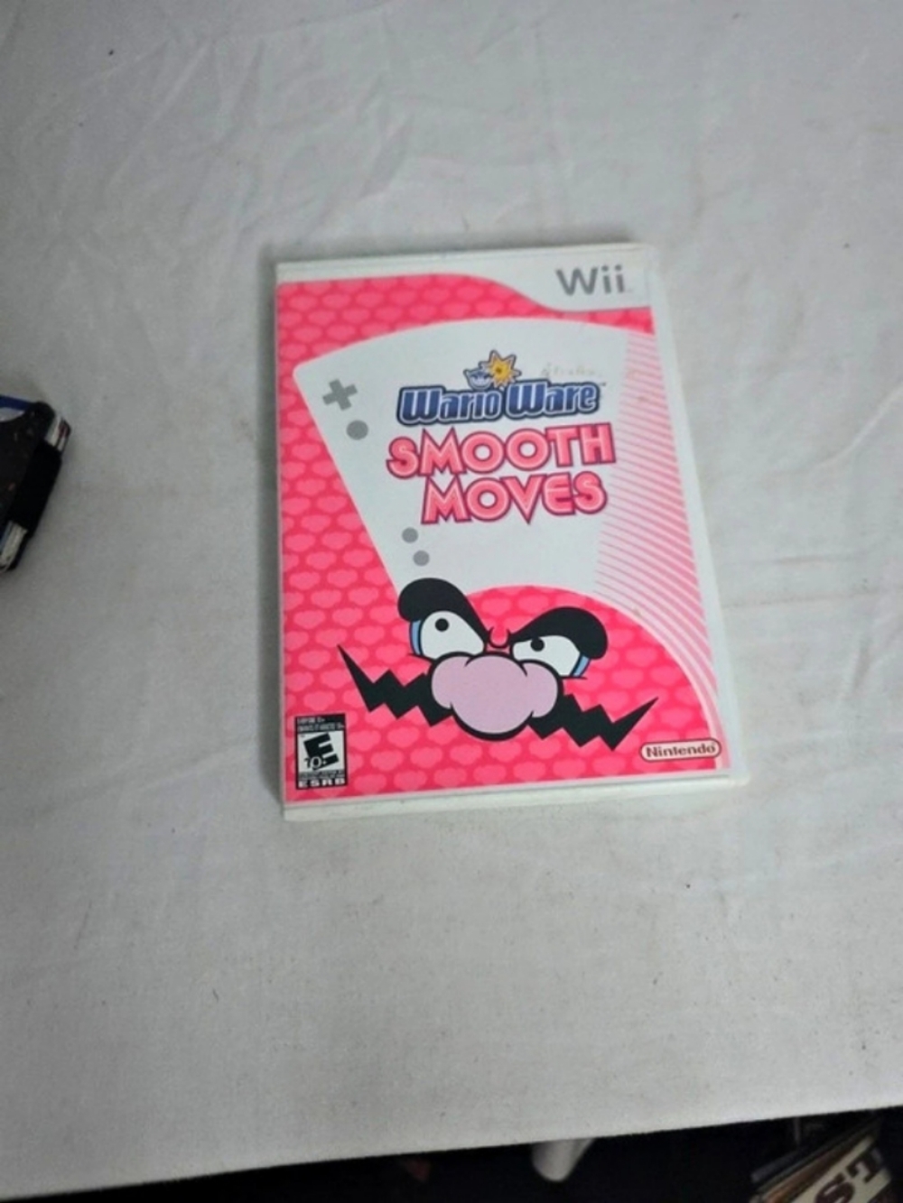 Nintendo WarioWare: Smooth Moves Wii Video Game Pink & White